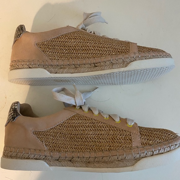 Dolce Vita Sneakers - Picture 8 of 9